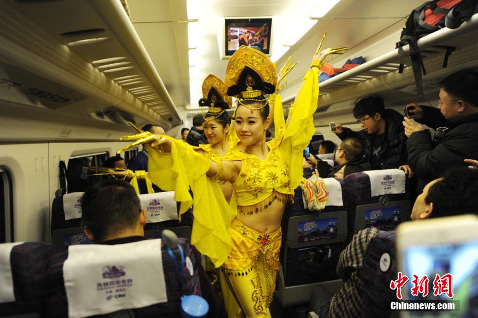 飛天“曼舞”蘭新高鐵動車組列車 飛天“曼舞”蘭新高鐵動車組列車