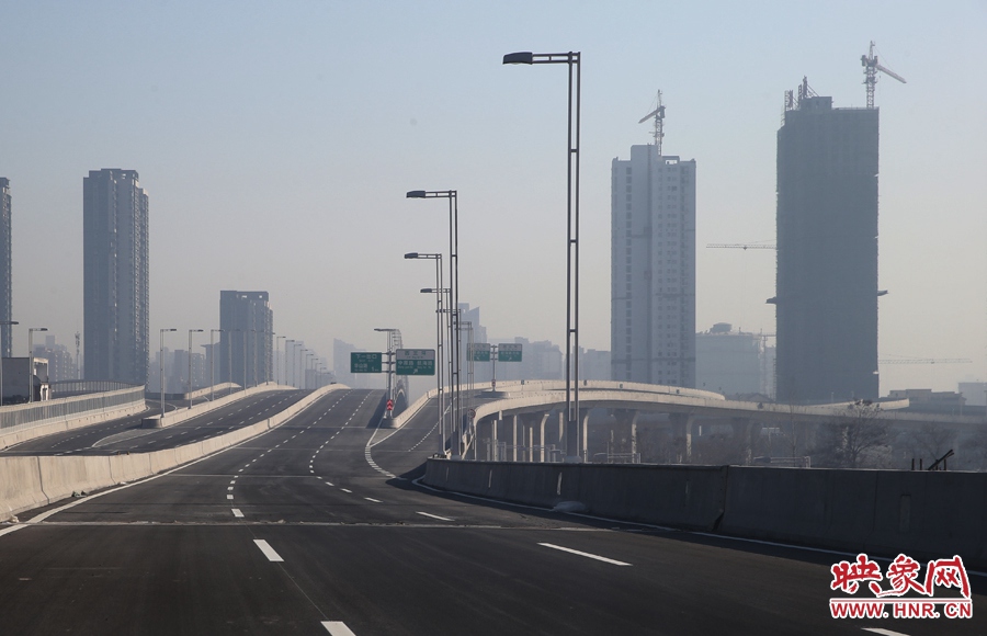 隴海高架與西三環立交。