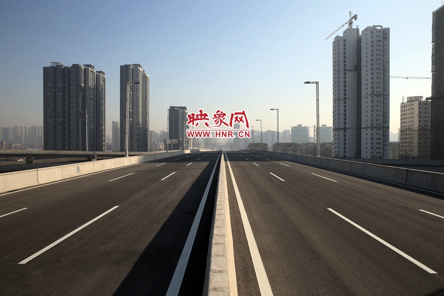 隴海高架過西三環進入市區。