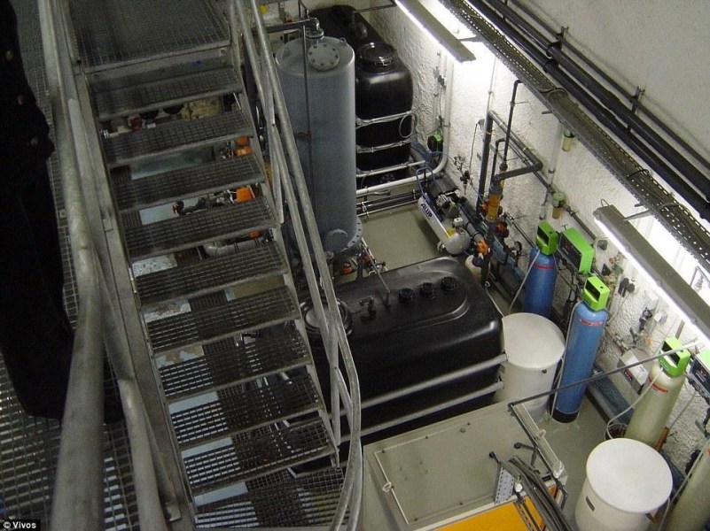 圖為堡壘內的儲水和發電系統,同時還配備溫度調節與通風設備。 圖為堡壘內的儲水和發電系統,同時還配備溫度調節與通風設備。