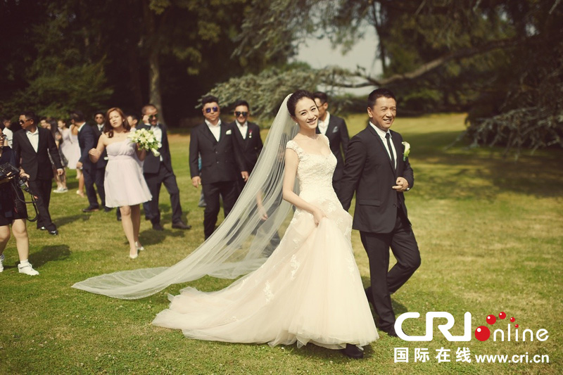 李小冉比利時辦婚禮 朱丹、鐘欣潼、應采兒做伴娘