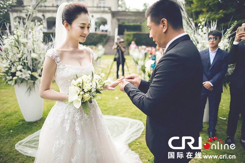 李小冉比利時辦婚禮 朱丹、鐘欣潼、應采兒做伴娘