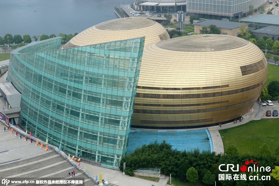 河南藝術中心被評“最丑”建筑 酷似“金蛋” 河南藝術中心被評“最丑”建筑 酷似“金蛋”