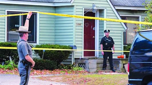 8日,紐約州當地警察封鎖案發現場。 8日,紐約州當地警察封鎖案發現場。