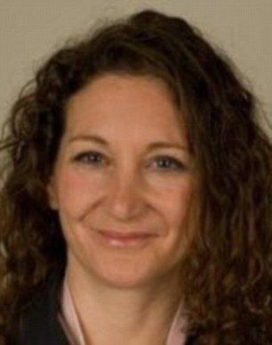 世衛(wèi)組織流感專家芒福德博士指出，H5N8病毒有可能會(huì)傳染給人。