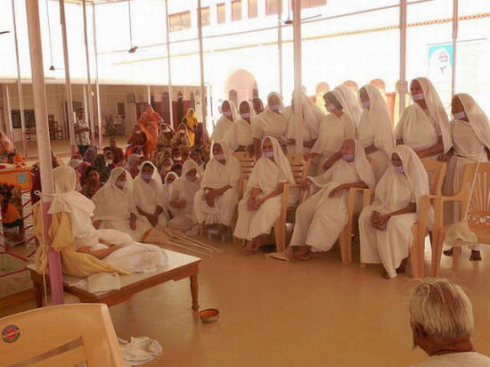 揭秘印度古老耆那教禁食儀式 每年數百信徒餓死(組圖)