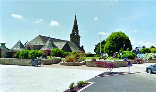 貝里揚(yáng)村人口不足，歡迎年輕家庭遷居至此；卻對(duì)單純尋求投資的商人不感興趣。