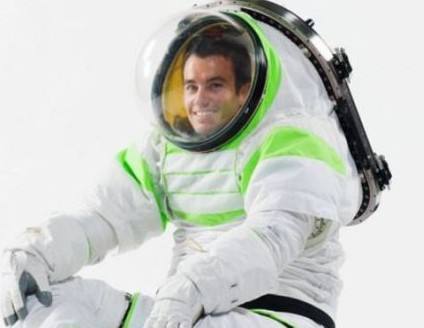 18個保障生命運轉系統的背包中只有11個可用,這些背包是用于支持宇航員在開放的宇宙空間中工作使用的,這些不可用的背包使得工作人員對在空間站工作結束之前的狀況表示擔憂。