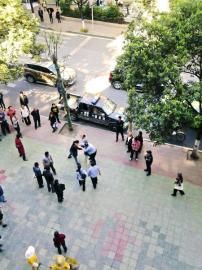 市民提供給賀偉的事發時雙方沖突照片。