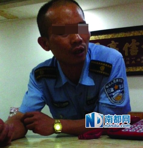 協管員向商戶索煙視頻截圖