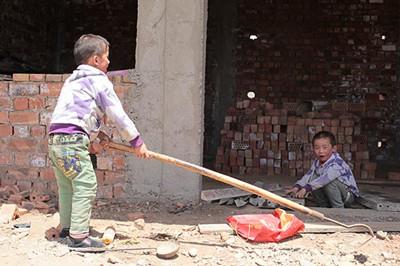 首例三鹿奶粉患兒曝光 比同齡孩子發育小 首例三鹿奶粉患兒曝光 比同齡孩子發育小