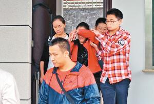 女子疑閨蜜與丈夫有染潑其硫酸 潛逃14年后落網