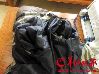 年邁體弱，一些老人家中衣物多年未洗，又舊又破