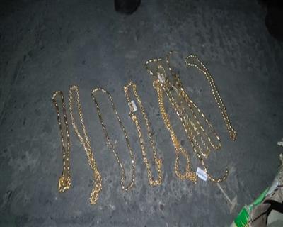 被搶金飾被警方起獲。