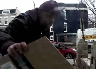 女子門口包裹屢被偷無奈自制“糞便包裹”報復 女子門口包裹屢被偷無奈自制“糞便包裹”報復