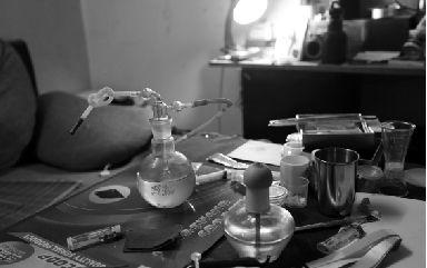 男子做生意欠下百萬巨債 為還債網上自學制毒 男子做生意欠下百萬巨債 為還債網上自學制毒