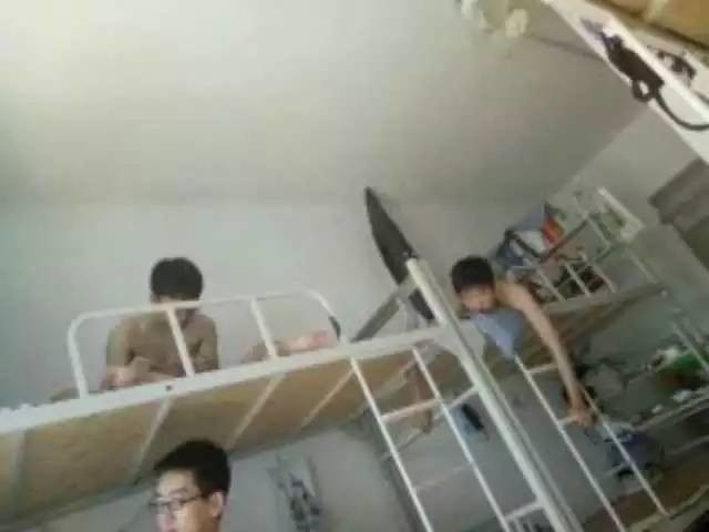 這個學校的男生宿舍火了！女同學都喊著要嫁