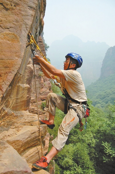 本周末,到萬(wàn)仙山看“峭壁上的芭蕾” 本周末,到萬(wàn)仙山看“峭壁上的芭蕾”
