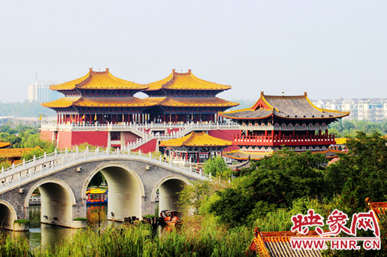 美不勝收 爬山、游園、賞奇觀（組圖）