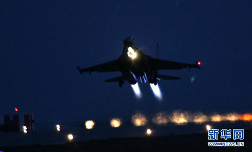 中國空軍在西北戈壁展開多機(jī)種聯(lián)合夜間對(duì)抗 中國空軍在西北戈壁展開多機(jī)種聯(lián)合夜間對(duì)抗