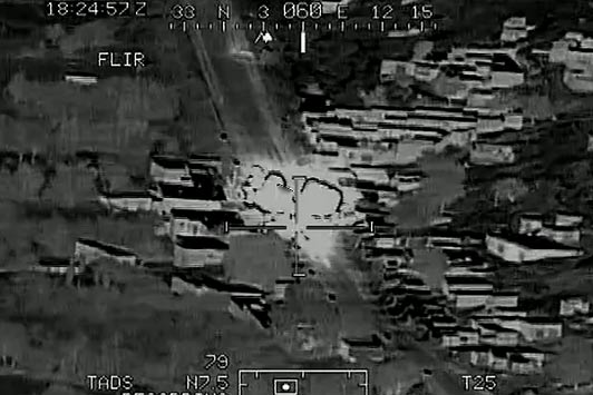 美直升機駕駛員邊唱歌邊向阿富汗人發射導彈 美直升機駕駛員邊唱歌邊向阿富汗人發射導彈