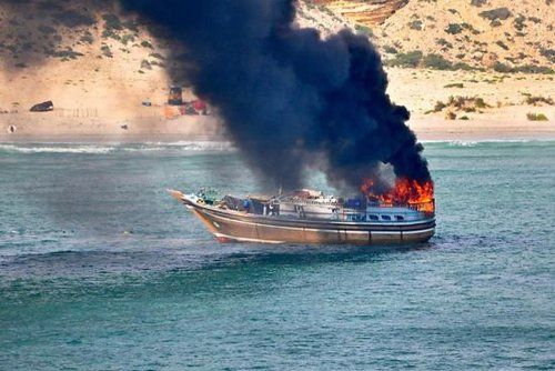 索馬里海盜襲擊荷蘭軍艦下場(chǎng)慘 船被燒人被捉 索馬里海盜襲擊荷蘭軍艦下場(chǎng)慘 船被燒人被捉