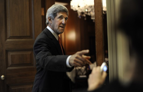 圖為美國參議院外交關系委員會主席克里(資料圖) 圖為美國參議院外交關系委員會主席克里(資料圖)
