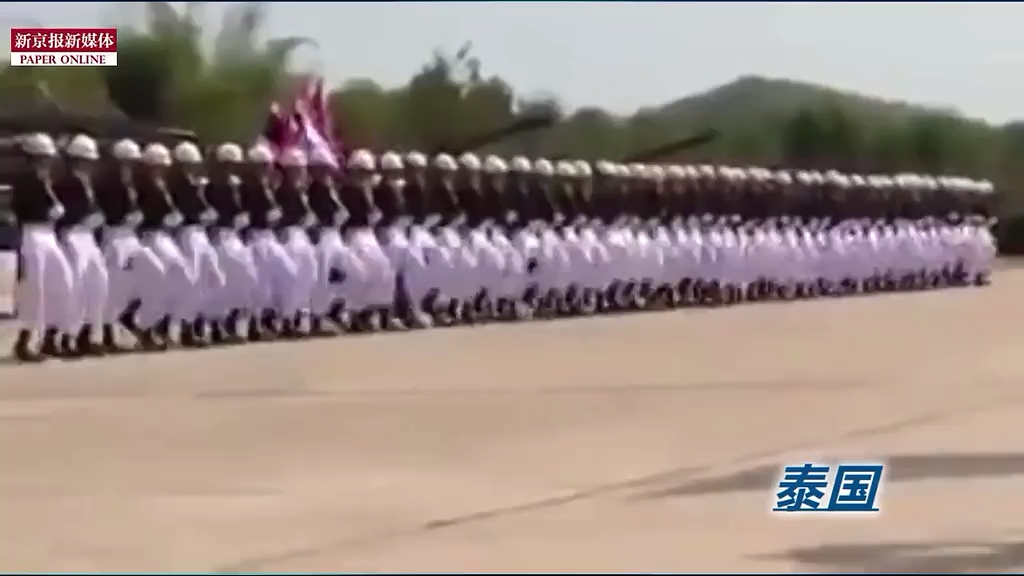 那些年摩托、樹人、斧頭兵上演的有趣閱兵式