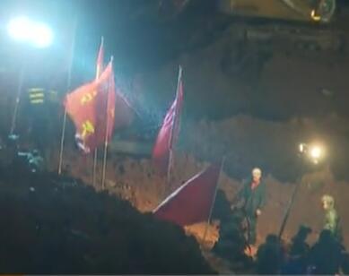 深圳滑坡現場降雨 救援不停歇