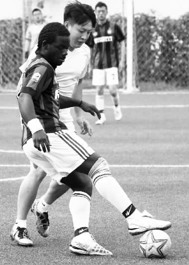 黑人小伙維安雖然沒有進球，但其在場上展現出來的個人能力，贏得了對手的稱贊