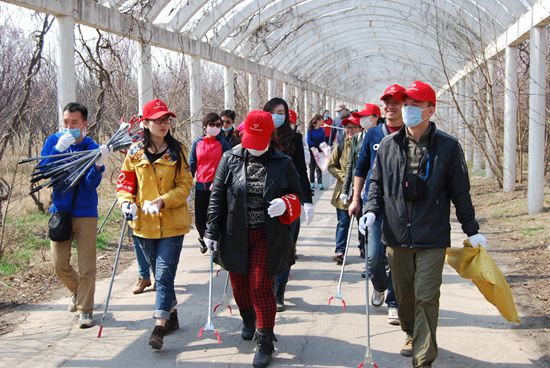 國(guó)際頻道全體員工開展志愿活動(dòng) 國(guó)際頻道全體員工開展志愿活動(dòng)
