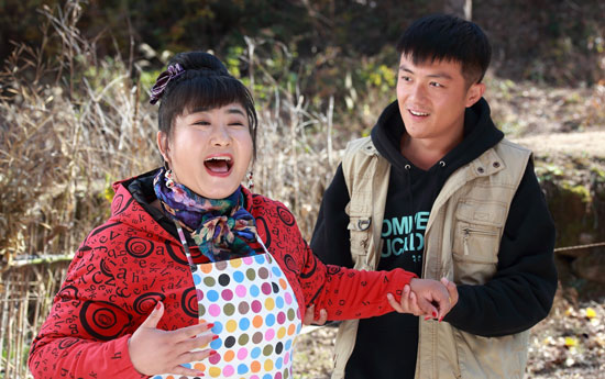 香香在劇中跟村里的幾位帥小伙都產生了剪不斷理還亂的關系 香香在劇中跟村里的幾位帥小伙都產生了剪不斷理還亂的關系