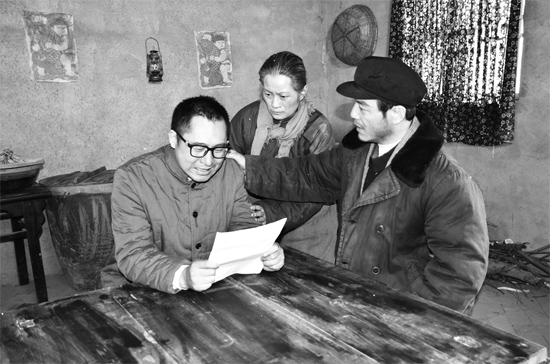 《焦裕祿》拍攝現場，演員穿著冬裝拍戲