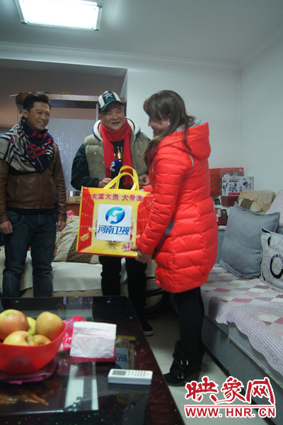 范軍、張竟達噓寒問暖送祝福