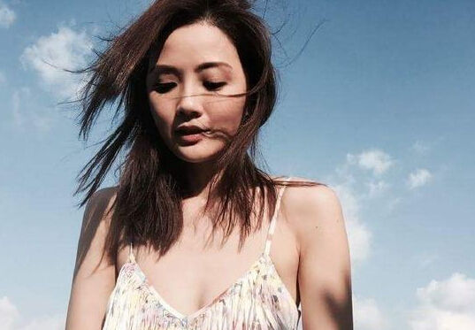 阿sa展現女人味