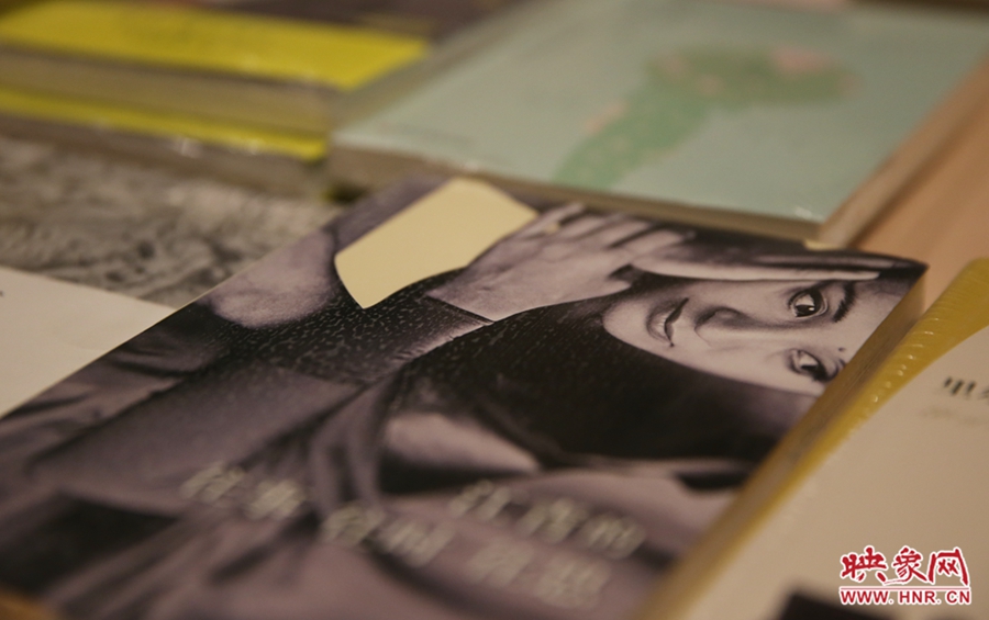 書店內(nèi)的書。 書店內(nèi)的書。