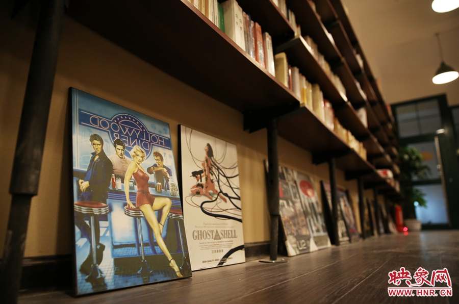 書店內(nèi)的書。 書店內(nèi)的書。