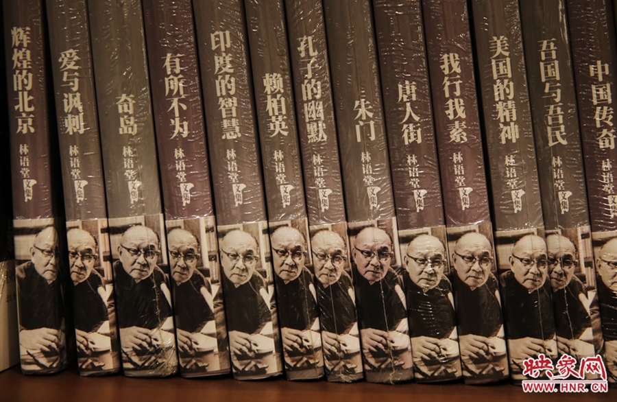 書店內(nèi)的書。 書店內(nèi)的書。