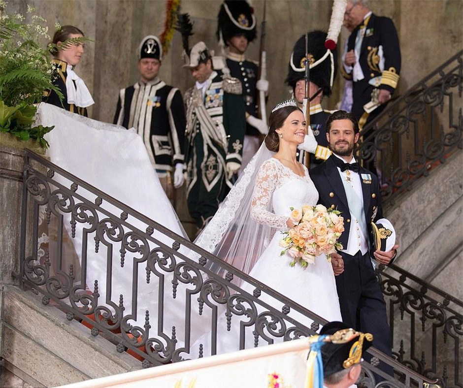 現實版“灰姑娘”！瑞典王子迎娶比基尼女模