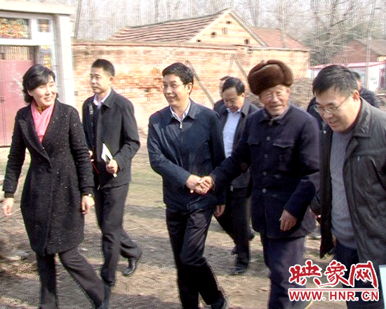 金冬江、李萬順、吳文立一行赴正陽縣慰問