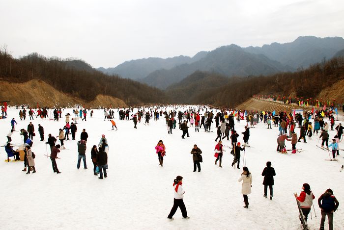 　　初級道上人潮涌動